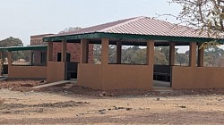 Centre pré-scolaire de Razoutenga en construction